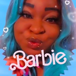 Meet your Posher, Johnicia